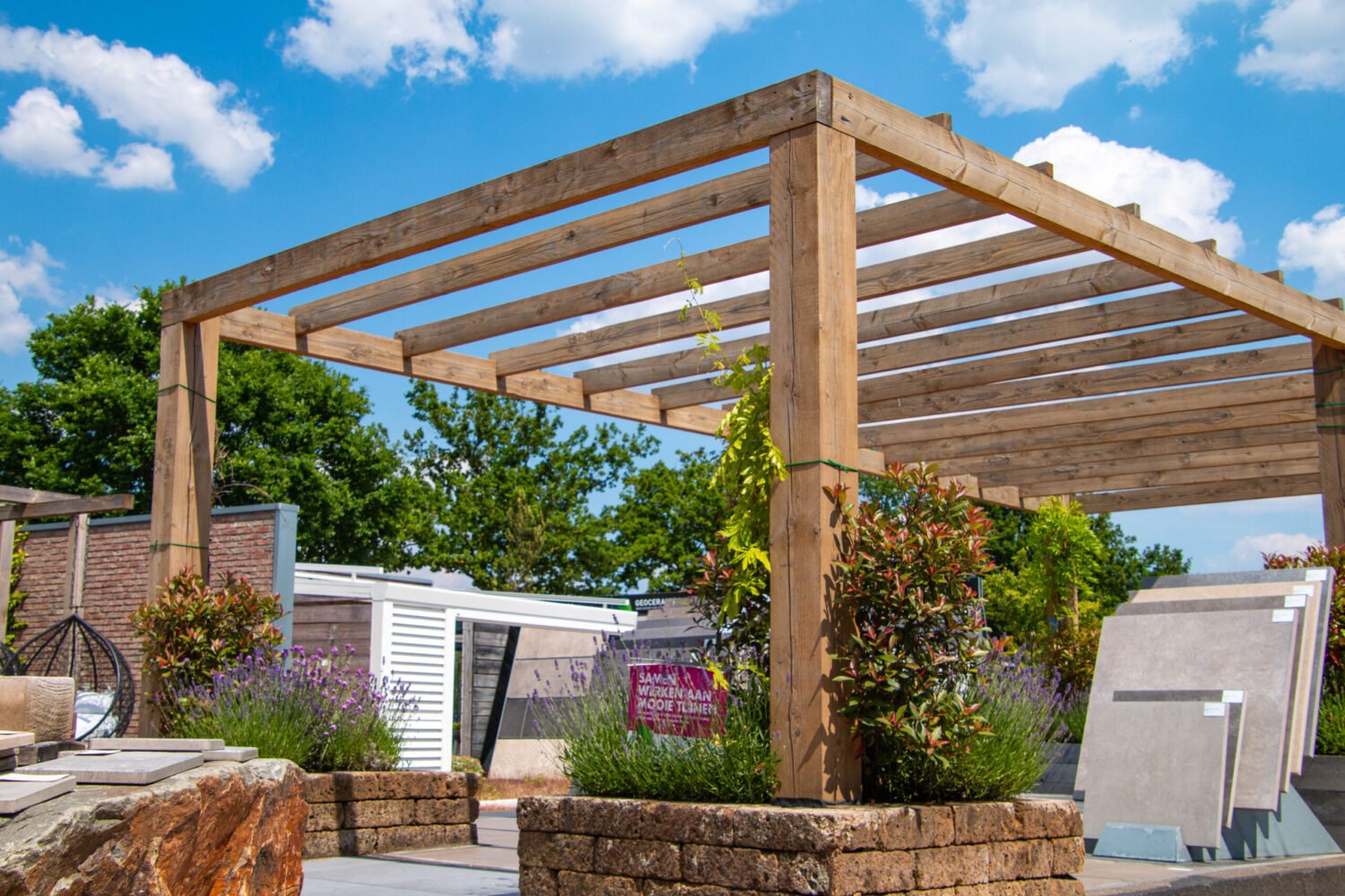 Overkapping_pergola_hout_inspiratie_showtuin_heeten