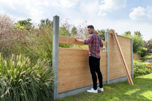 Stapelprofielscherm_schutting_hout_beton