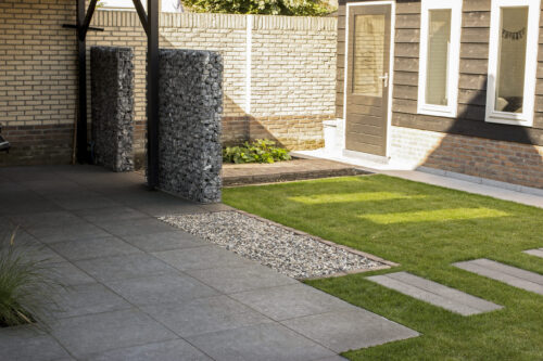 keramische-tuintegel_4cm_CERASUN_Belgium_BlueDark_60x60_Anwendung_sfeer2