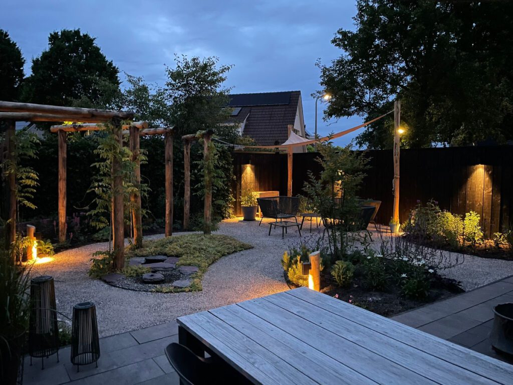 Tuin met verlichting in Raalte
